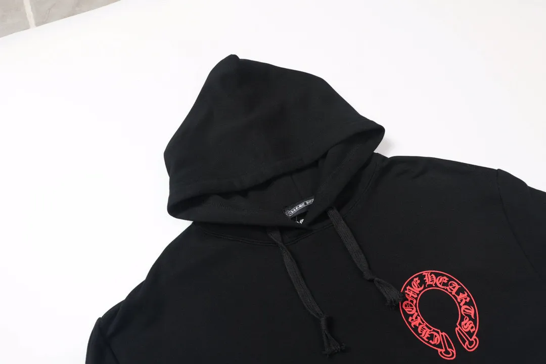 M26—P210 -Chrome Hearts/Chrome Hearts printed sweatshirt cardigan jacket -420 grams of high-density, high-quality wool, soft, delicate and skin-friendly, soft and silky to the touch, warm and skin-friendly -The hardware zipper accessories are all customized and full of details -Colour: black white -Size: S M L XL